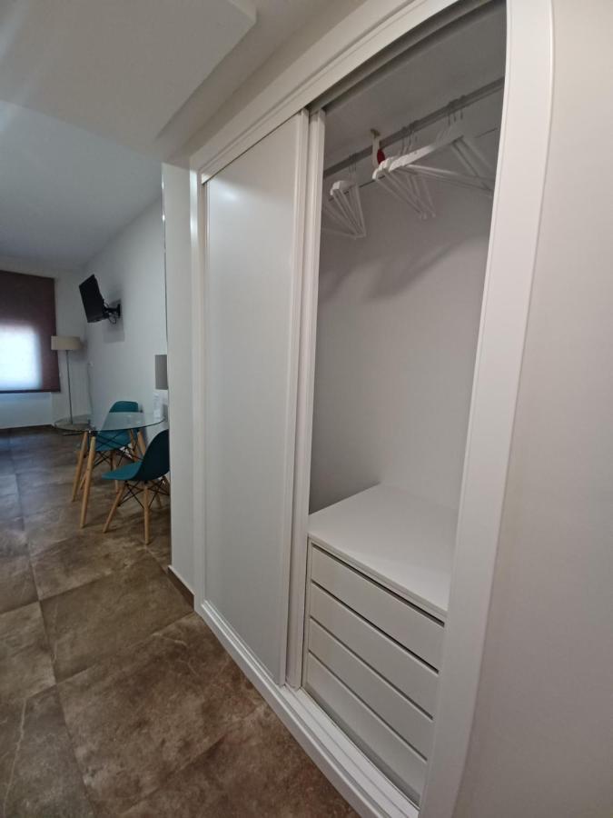 Apartamento Acogedor Junto A Calle Betis, Triana-Los Remedios Sevilha Exterior foto