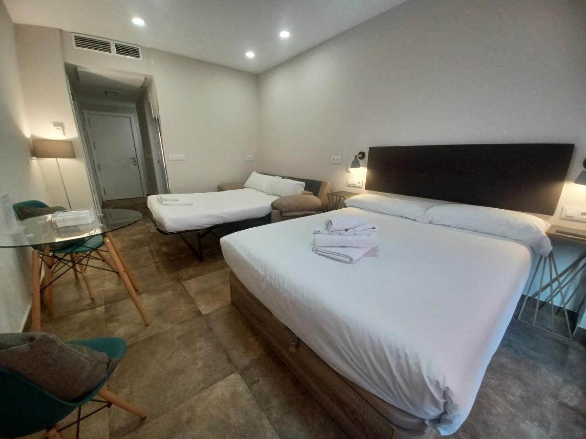 Apartamento Acogedor Junto A Calle Betis, Triana-Los Remedios Sevilha Exterior foto