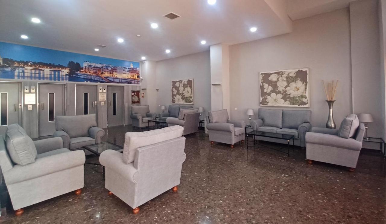 Apartamento Acogedor Junto A Calle Betis, Triana-Los Remedios Sevilha Exterior foto